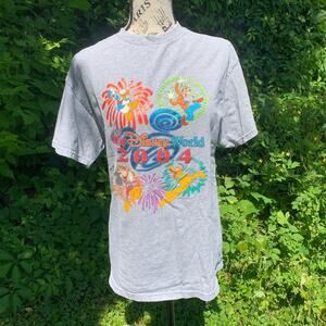Walt Disney world 2004 Mickey Mouse Donald Duck goofy Pluto short sleeve shirt